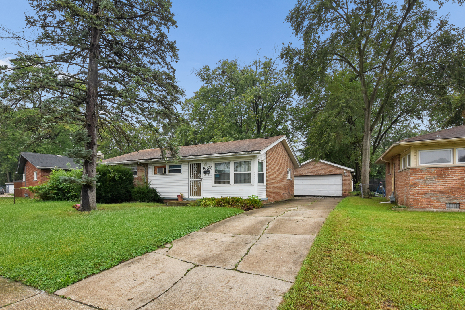 16028 Richmond Avenue Property Photo 1