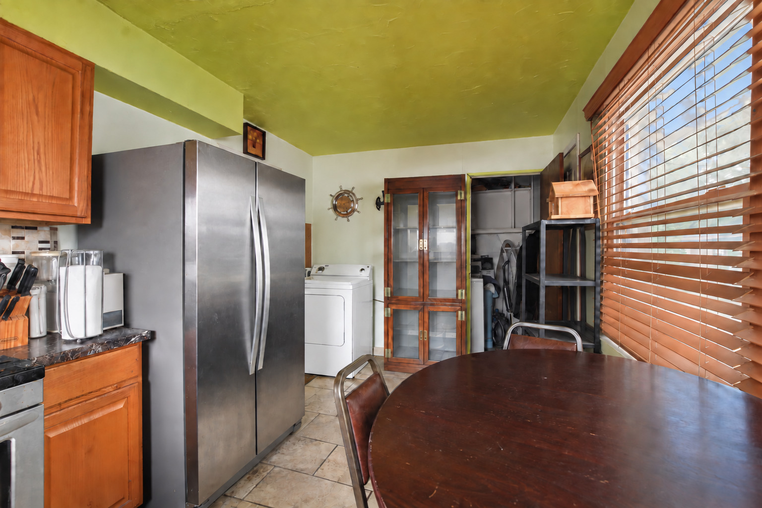 16028 Richmond Avenue Property Photo 6
