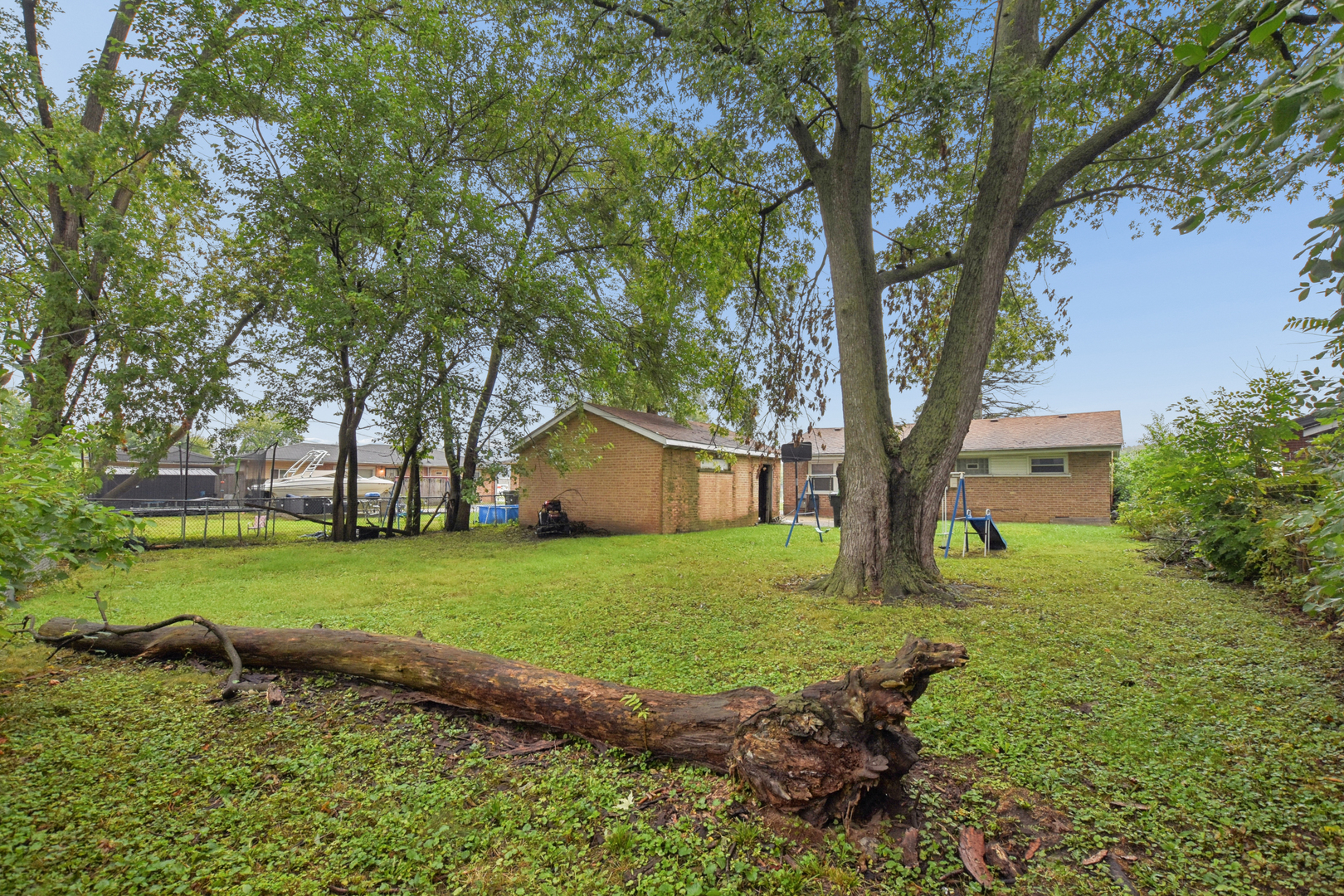 16028 Richmond Avenue Property Photo 12