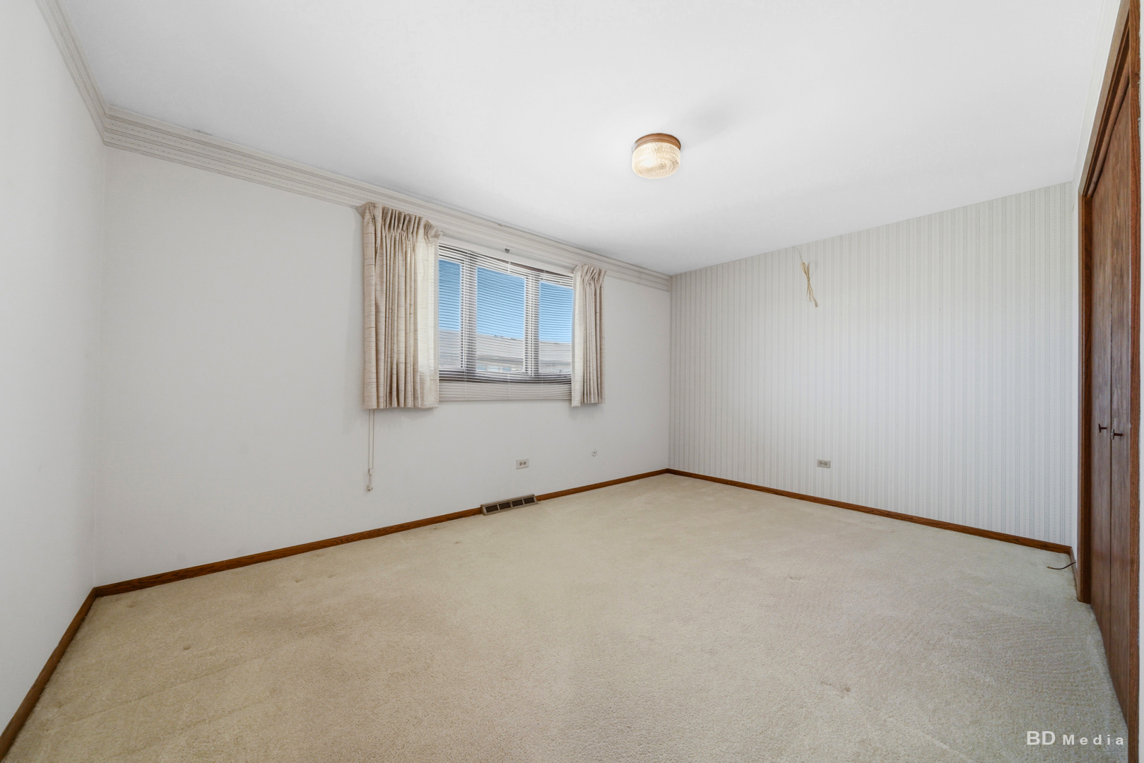 15417 Aster Street Property Photo 18