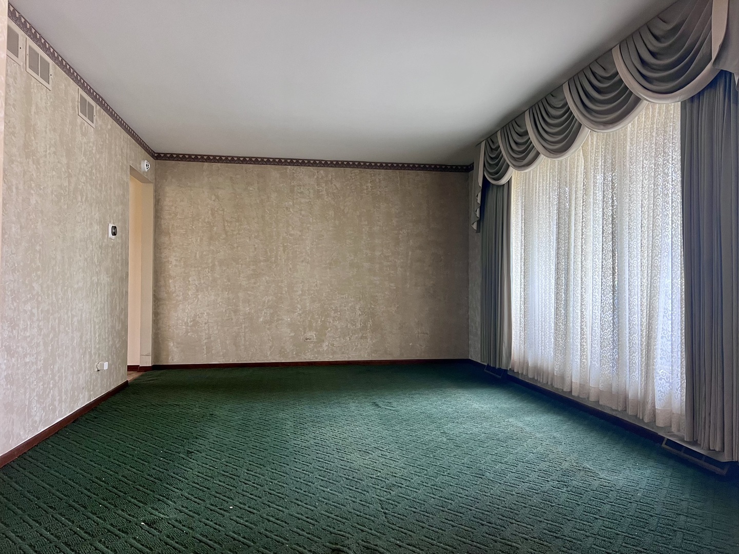 15035 Naughton Drive Property Photo 2