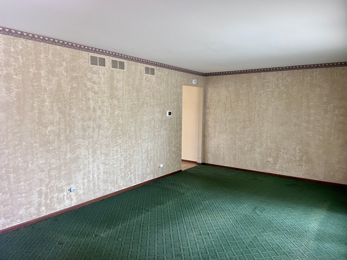15035 Naughton Drive Property Photo 3