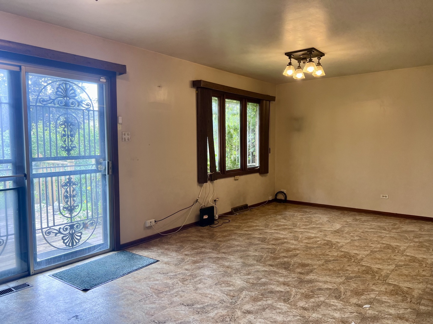 15035 Naughton Drive Property Photo 6