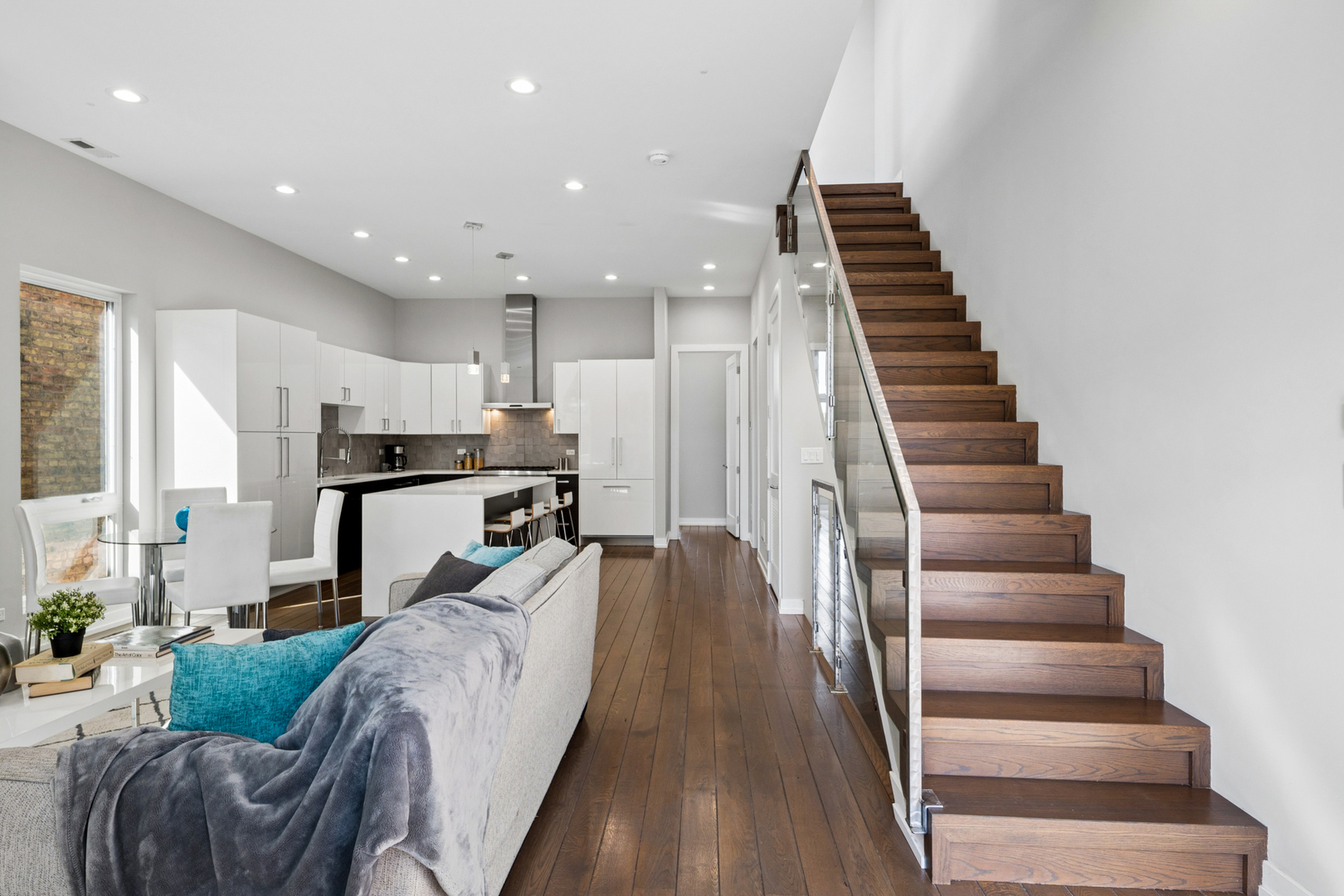 12765769 Property Photo 4