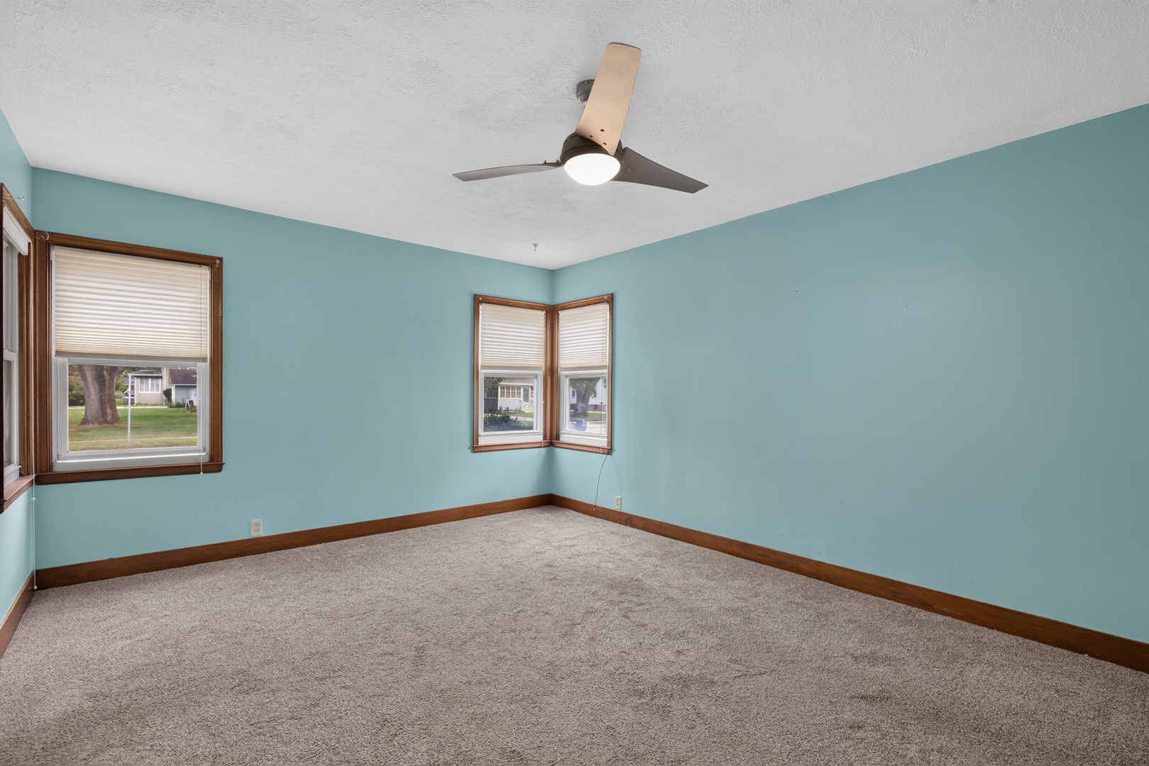 105 S Main Street Property Photo 8