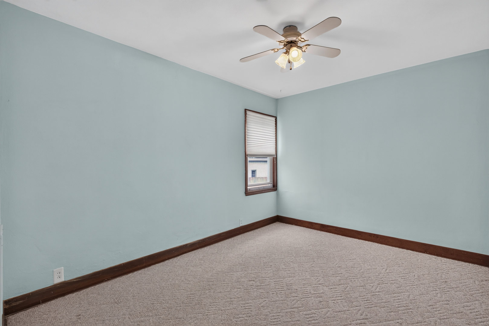 105 S Main Street Property Photo 10