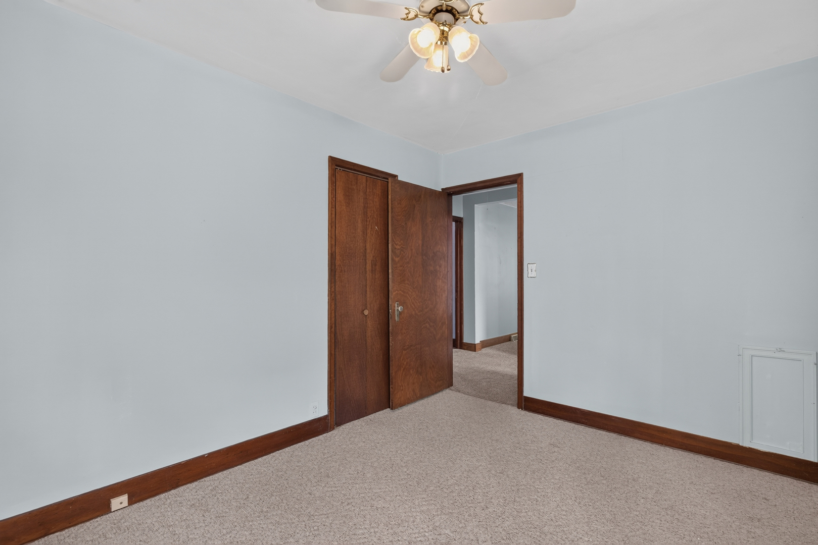 105 S Main Street Property Photo 11