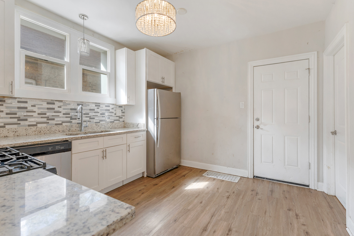 9132 S Blackstone Avenue Property Photo 8