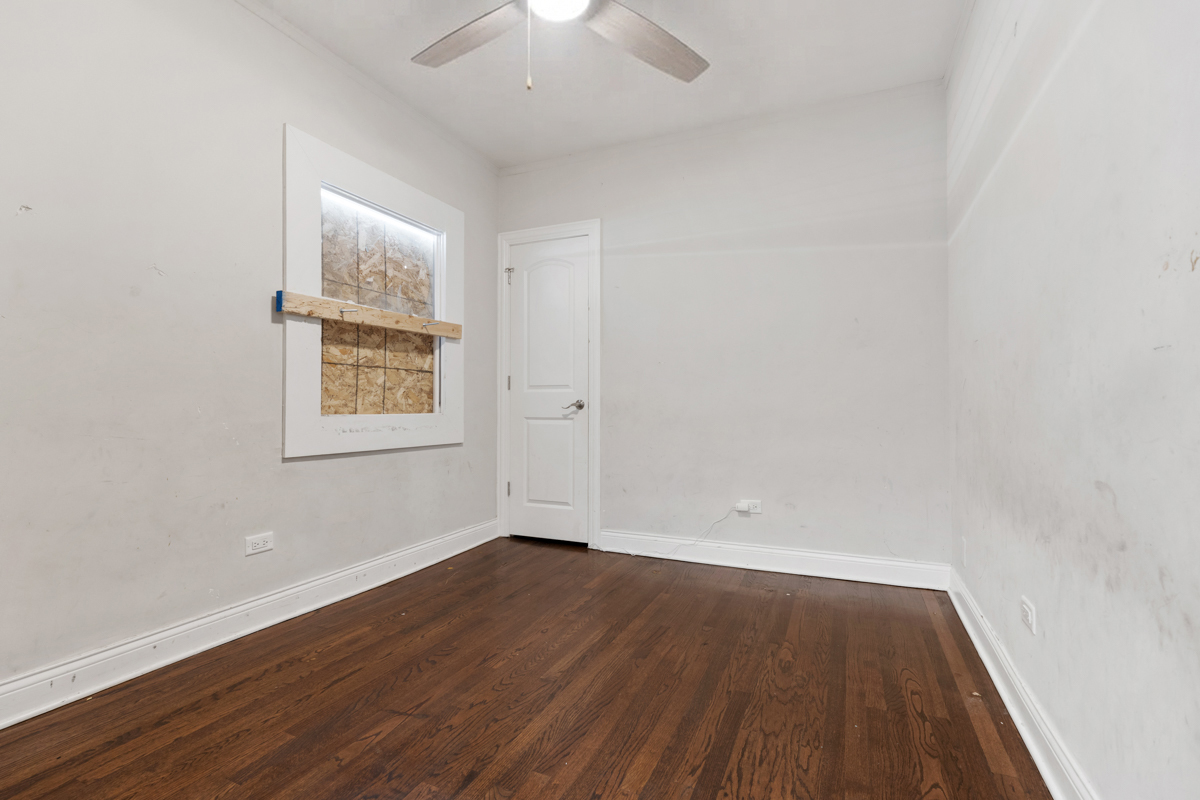 9132 S Blackstone Avenue Property Photo 9