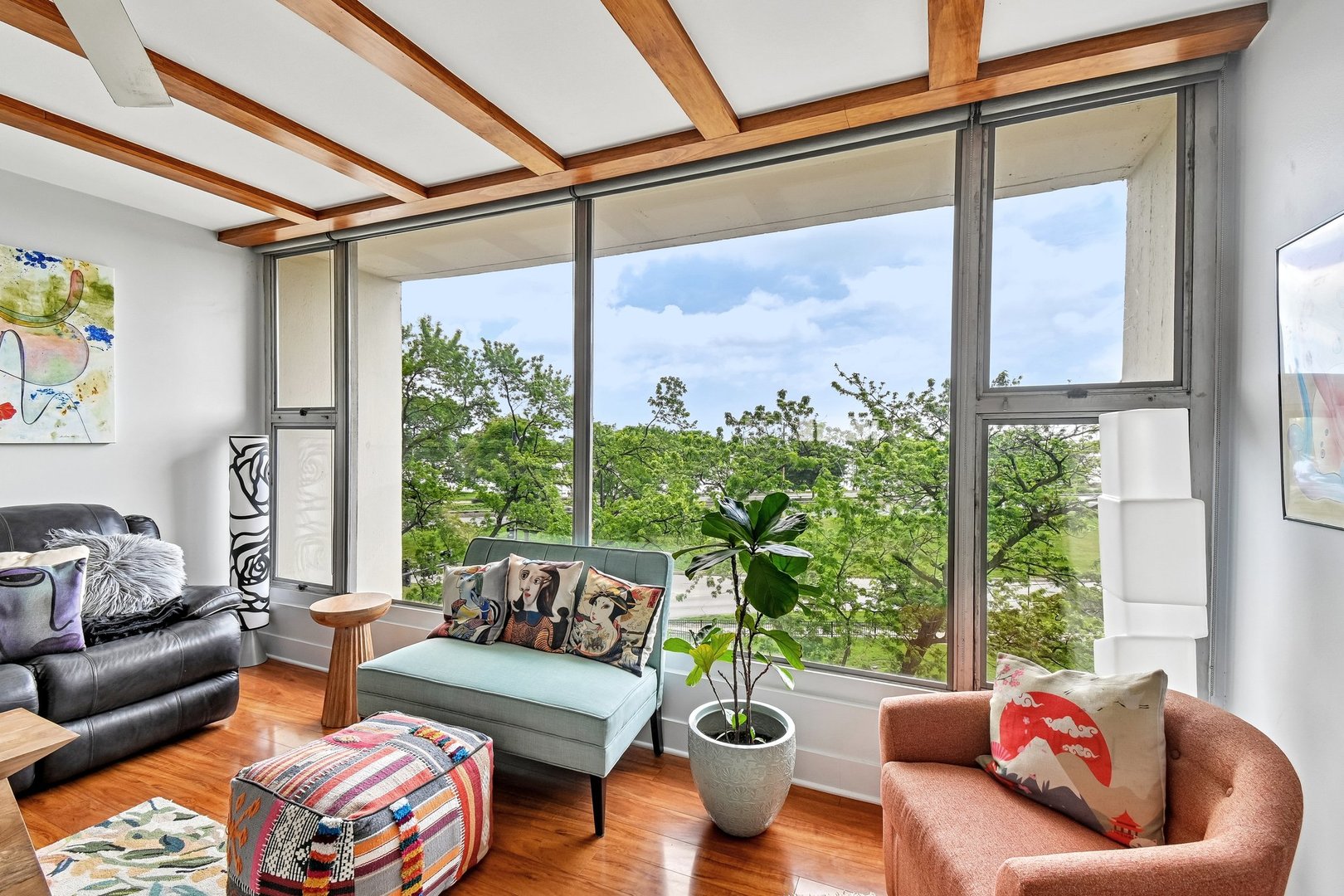 3200 N Lake Shore Drive 410 Property Photo 5