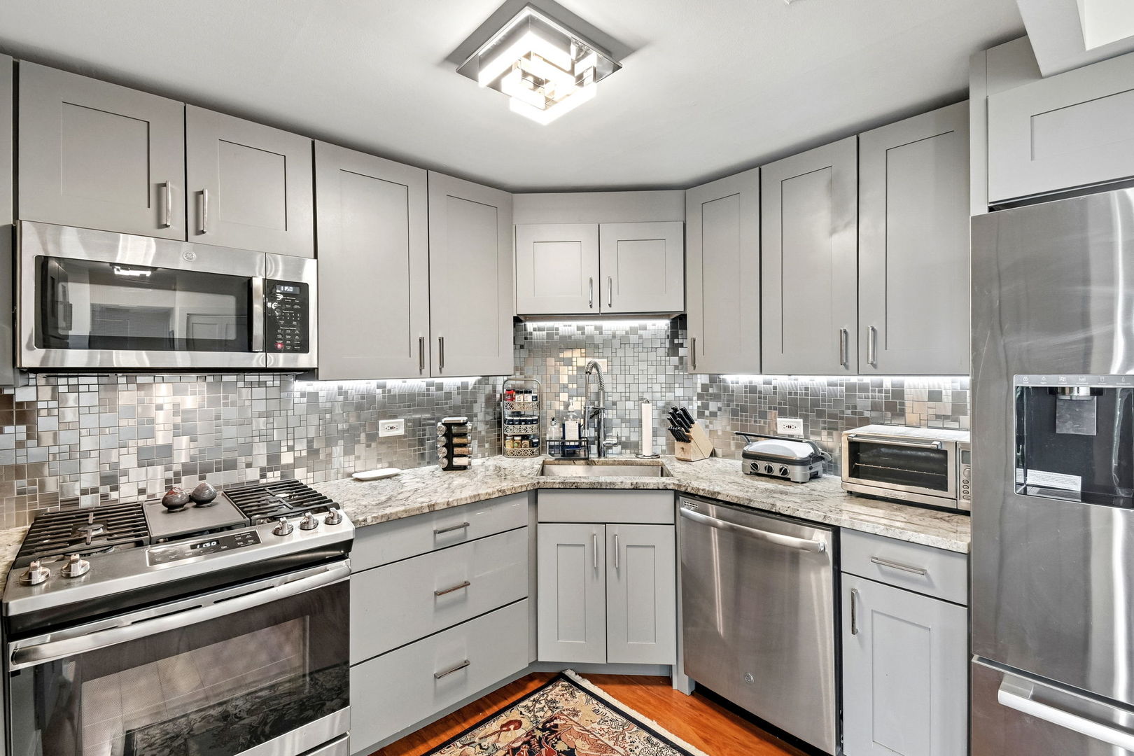 3200 N Lake Shore Drive 410 Property Photo 11