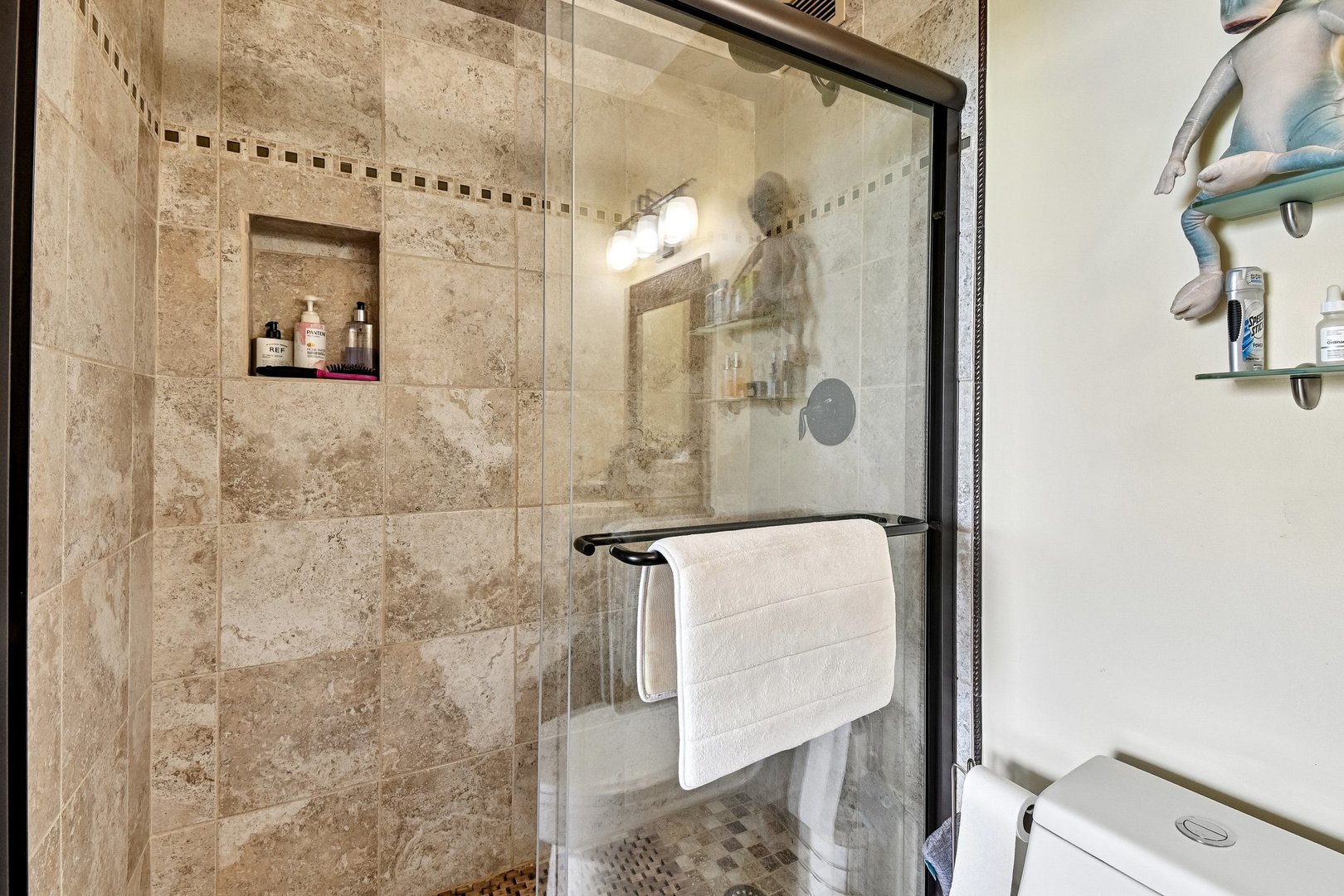3200 N Lake Shore Drive 410 Property Photo 20