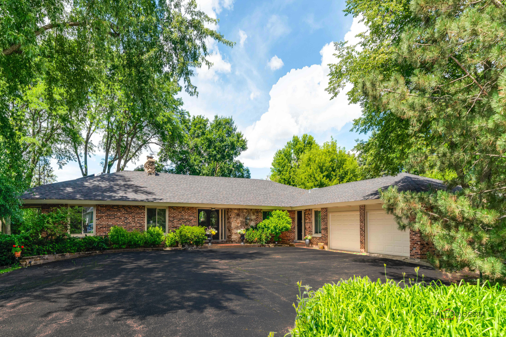2432 Federal Court Property Photo 1