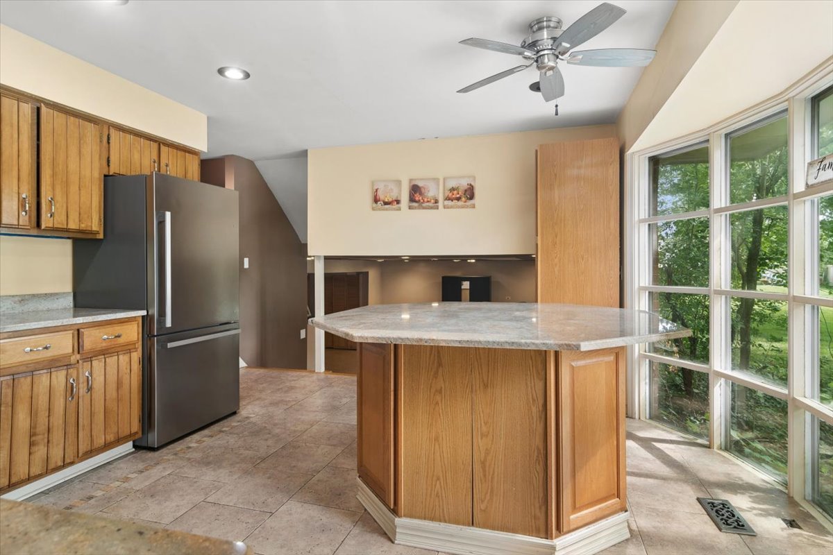 211 W Pickwick Road Property Photo 2
