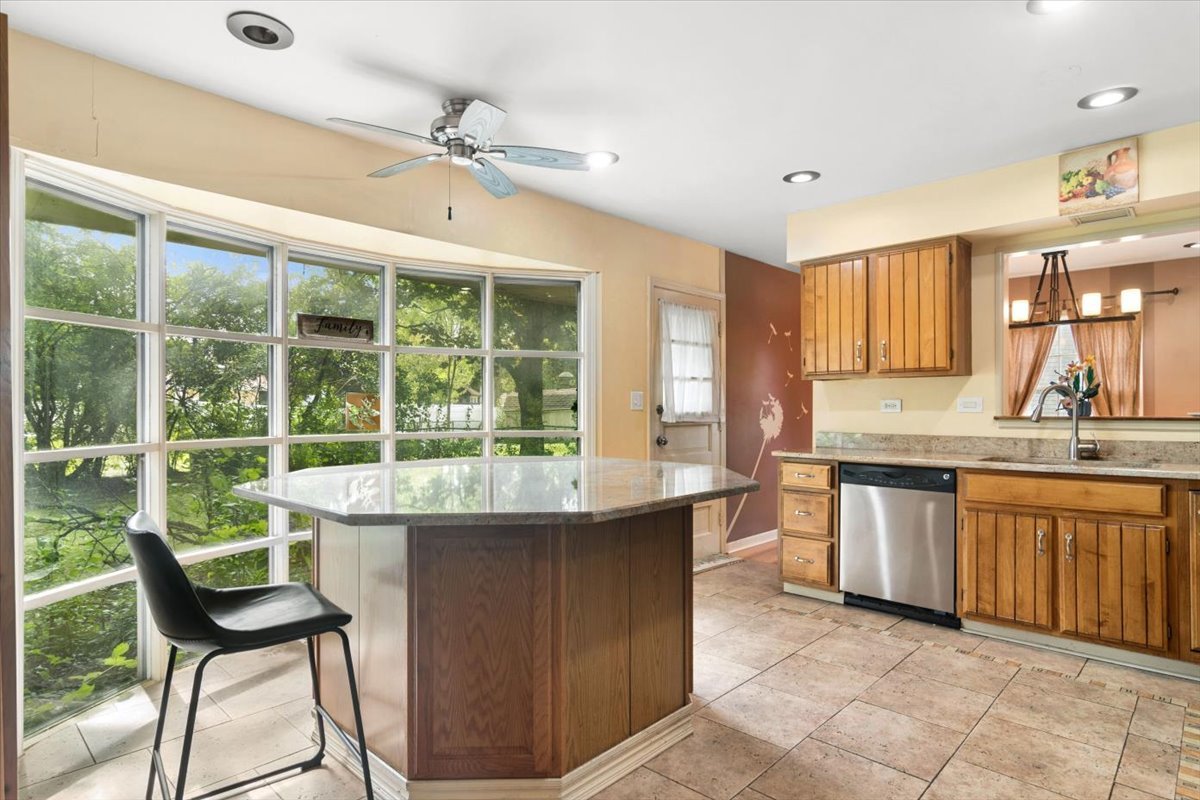 211 W Pickwick Road Property Photo 3