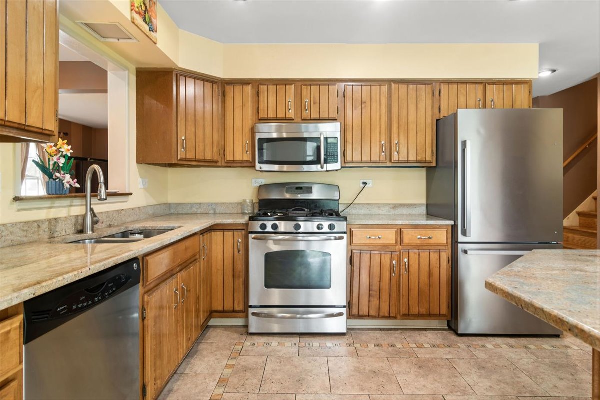 211 W Pickwick Road Property Photo 4