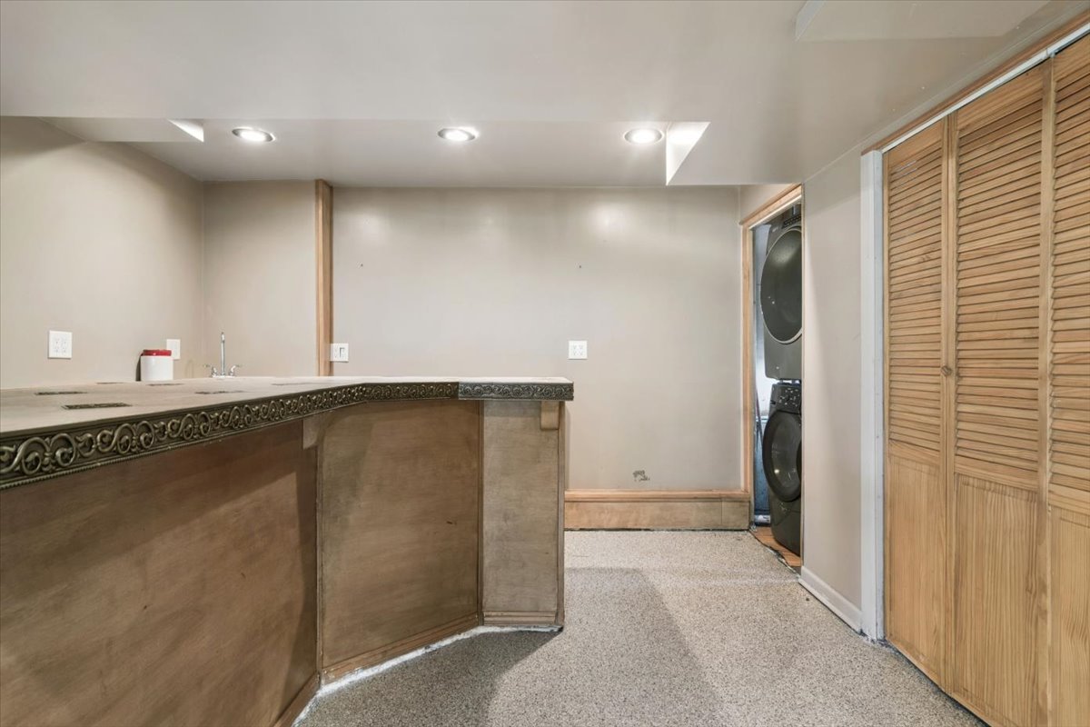 211 W Pickwick Road Property Photo 10