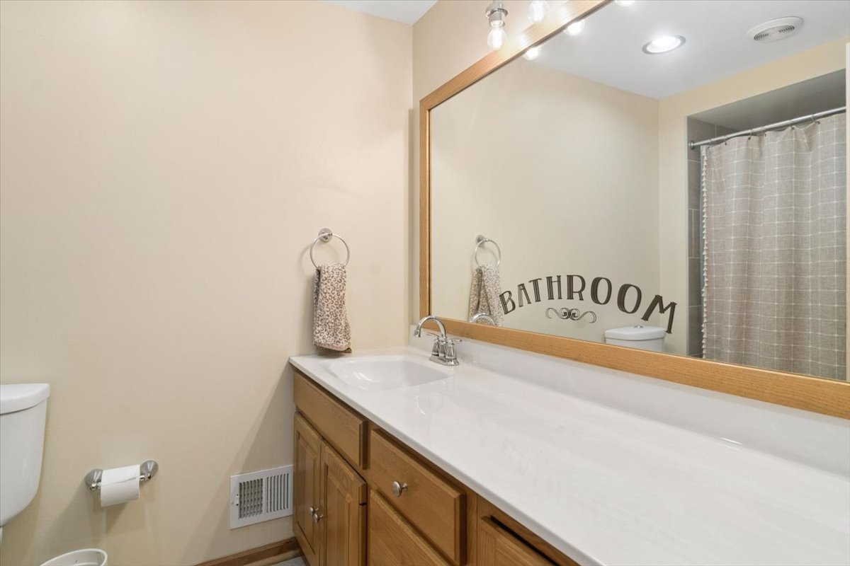 211 W Pickwick Road Property Photo 17
