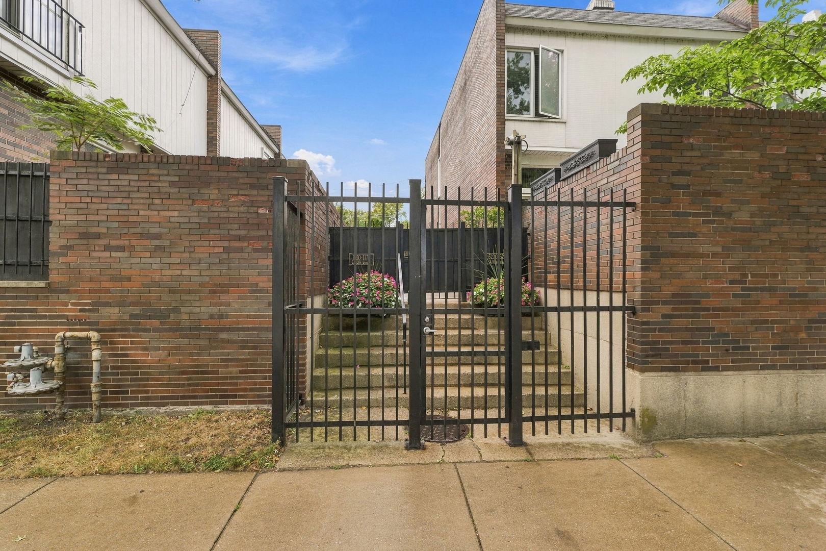 1174 E 53rd Street Property Photo 1