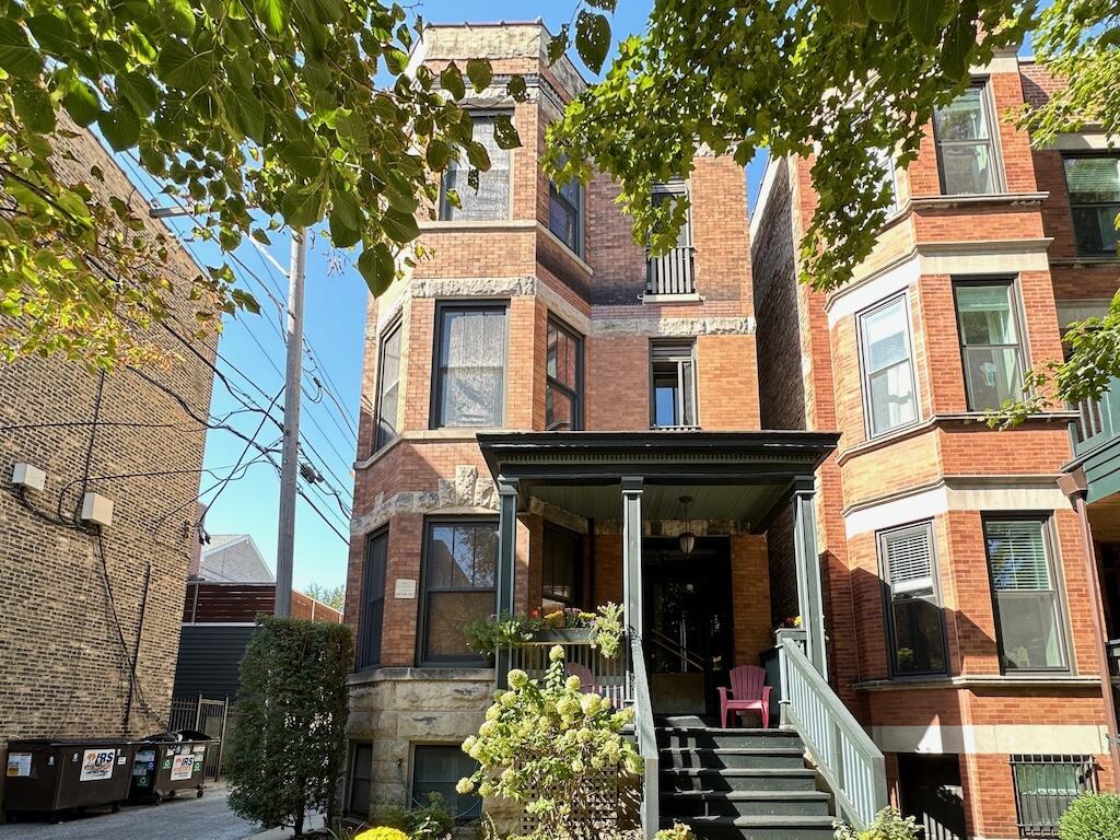 3614 N Bosworth Avenue 3R Property Photo 1