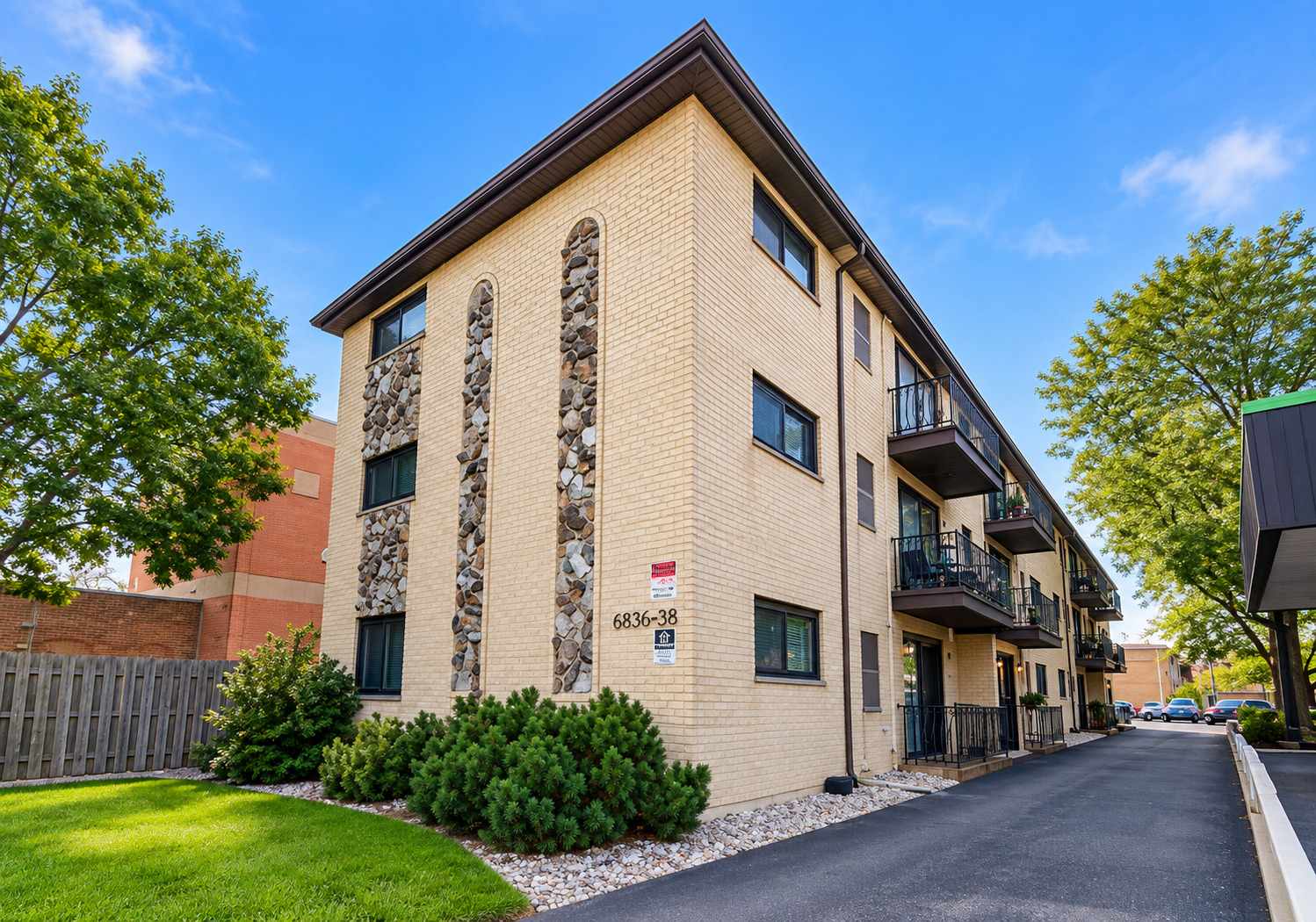 6115 S Archer Avenue 1s Property Photo 1