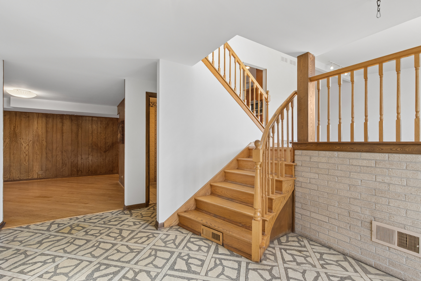 9222 Merrill Avenue Property Photo 2