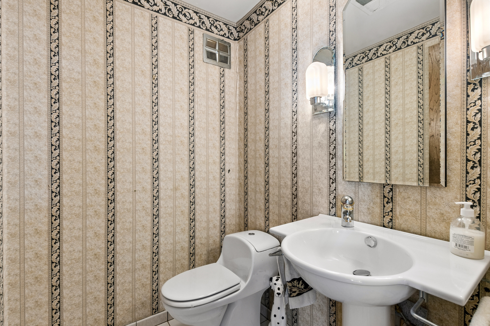 9222 Merrill Avenue Property Photo 4