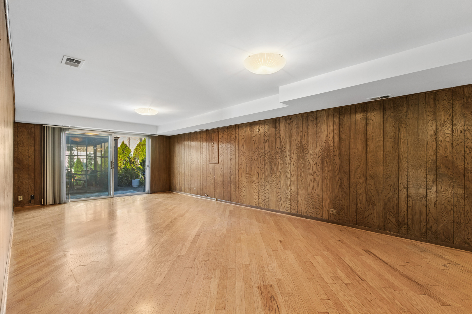 9222 Merrill Avenue Property Photo 8