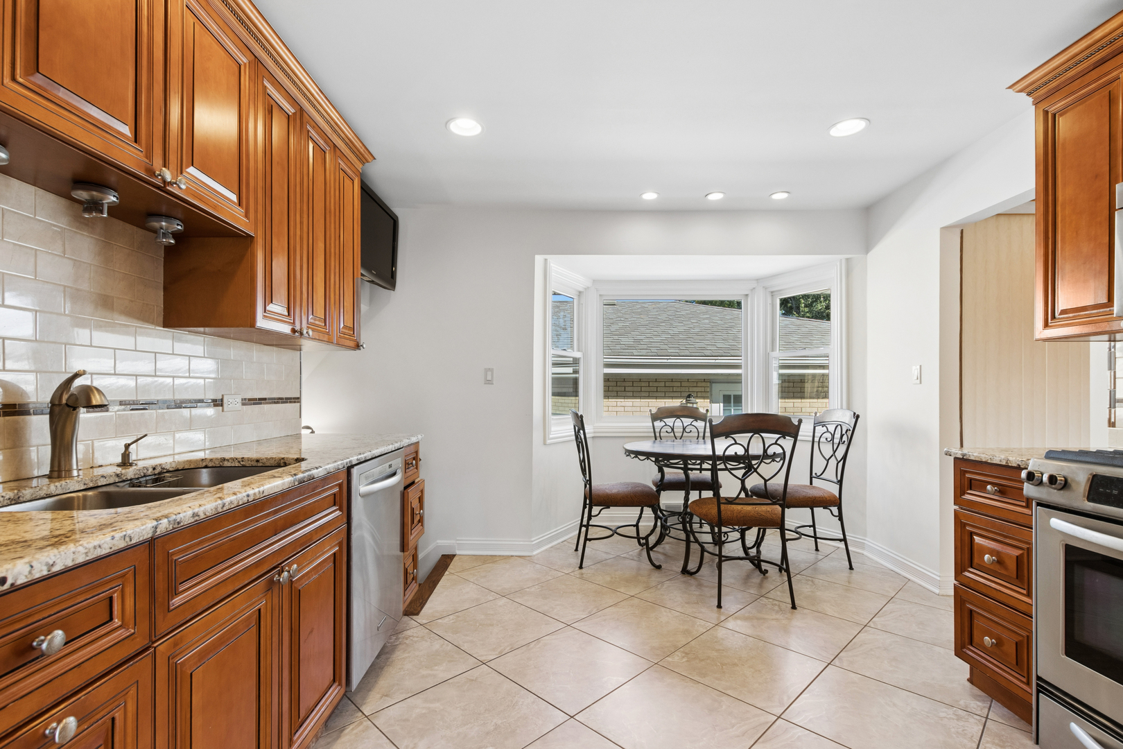 9222 Merrill Avenue Property Photo 11