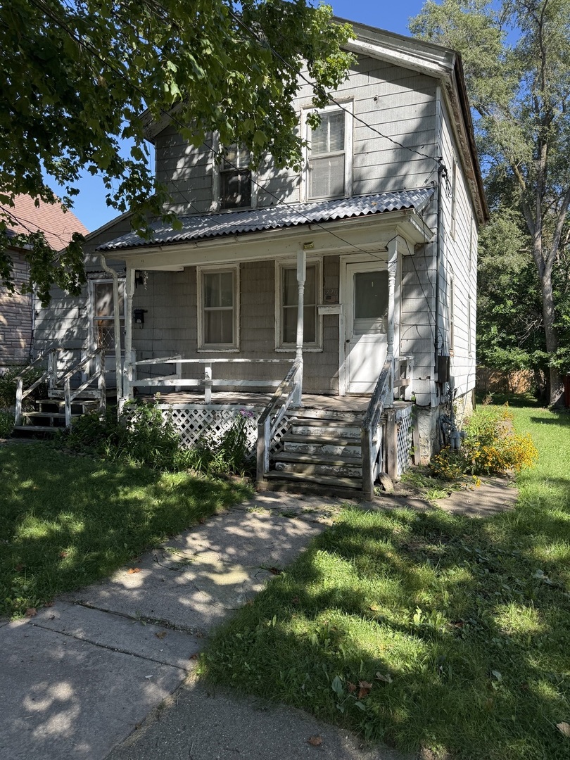 220 1st Street Property Photo 1