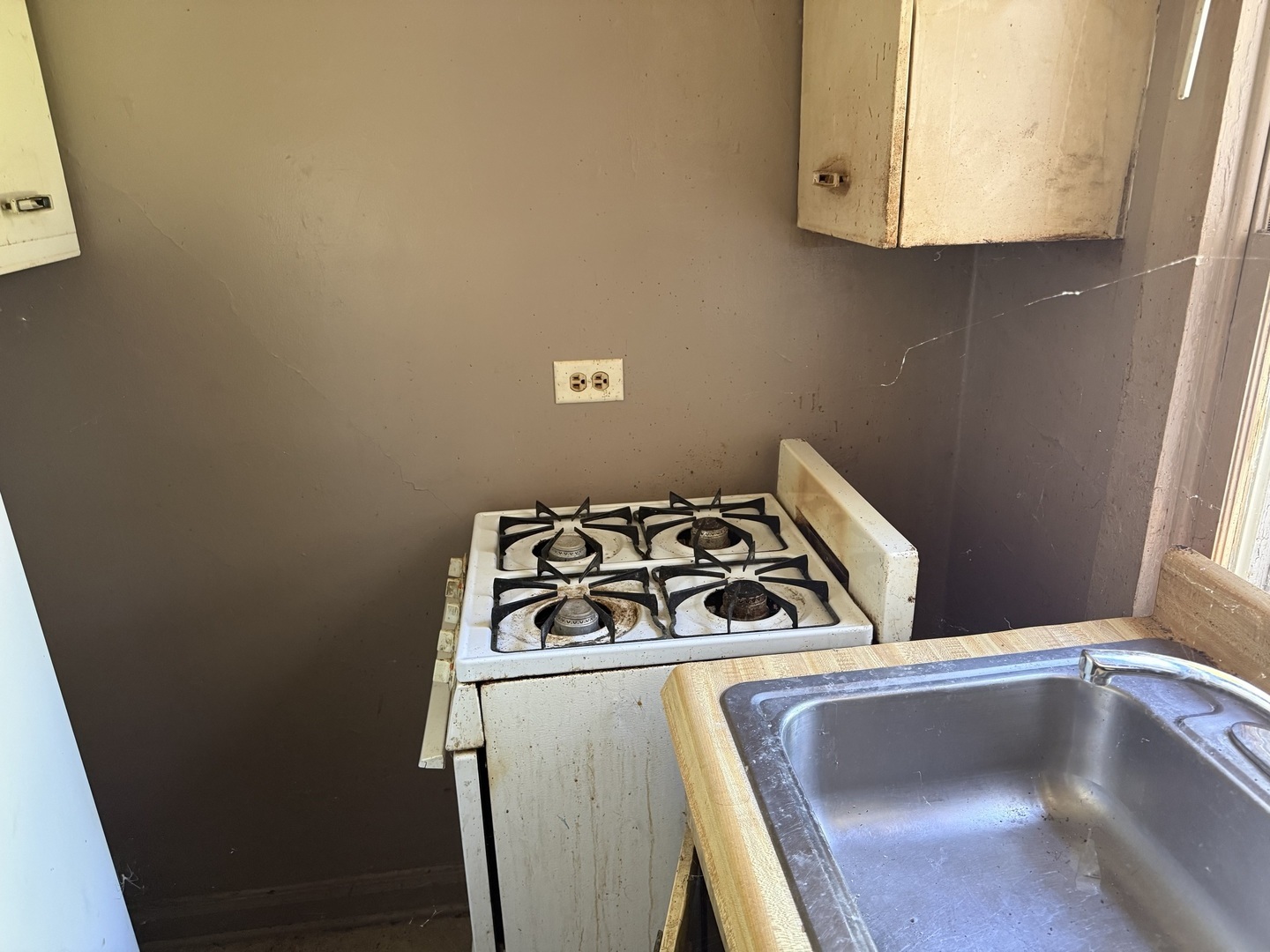 220 1st Street Property Photo 6