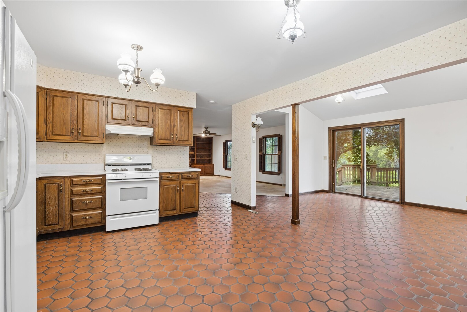 2s730 White Oak Lane Property Photo 8