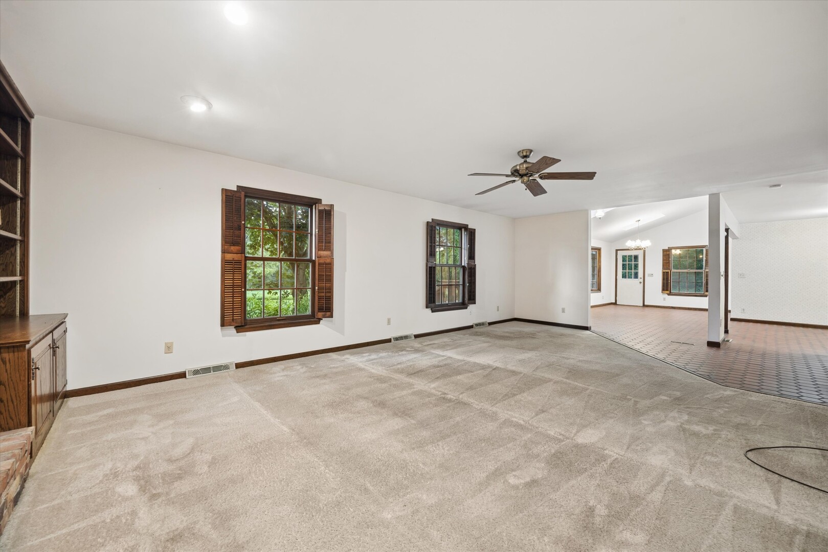 2s730 White Oak Lane Property Photo 10