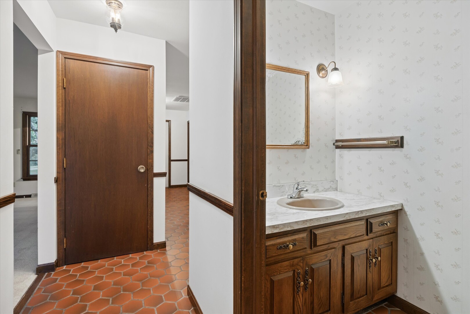 2s730 White Oak Lane Property Photo 17