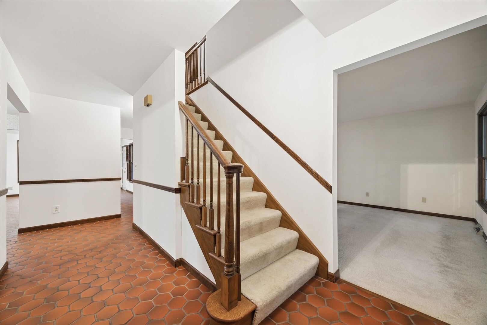 2s730 White Oak Lane Property Photo 18