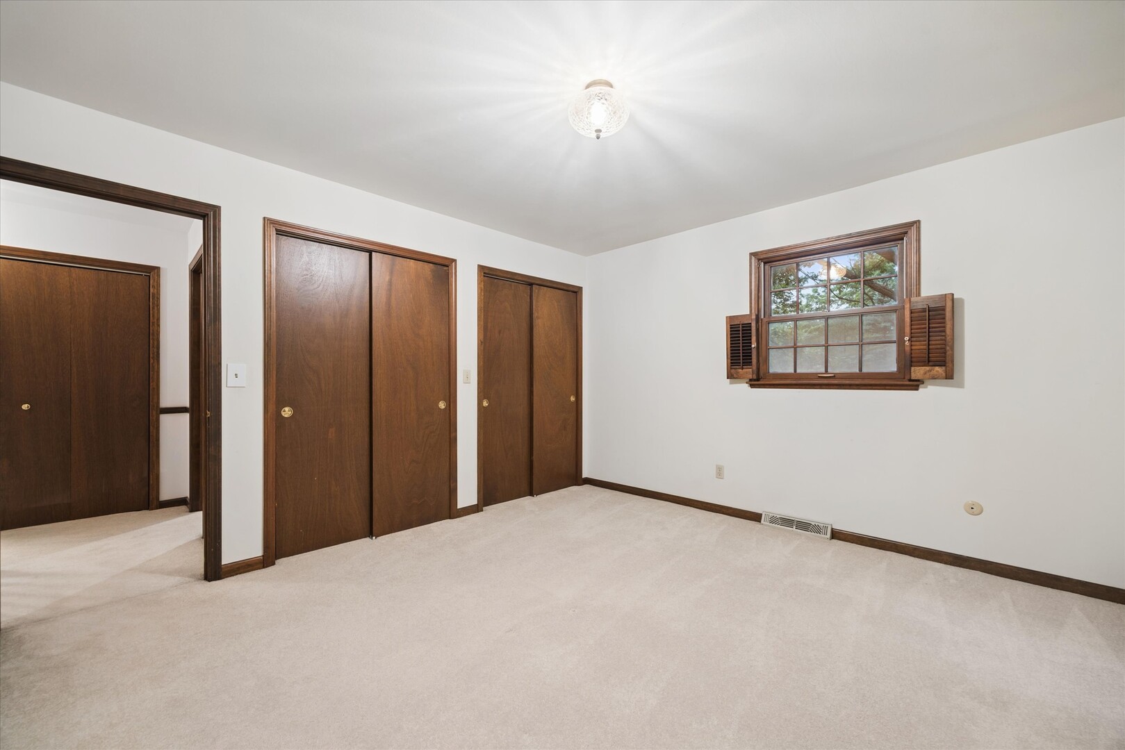 2s730 White Oak Lane Property Photo 21