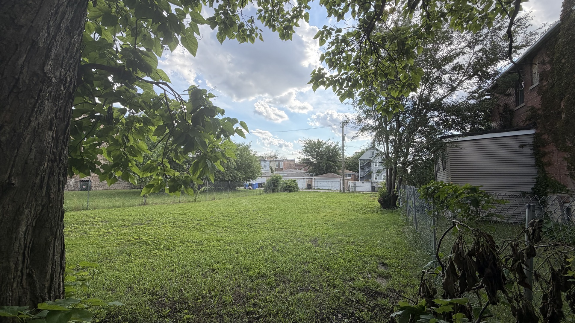 6932 S Vernon Avenue Property Photo 1