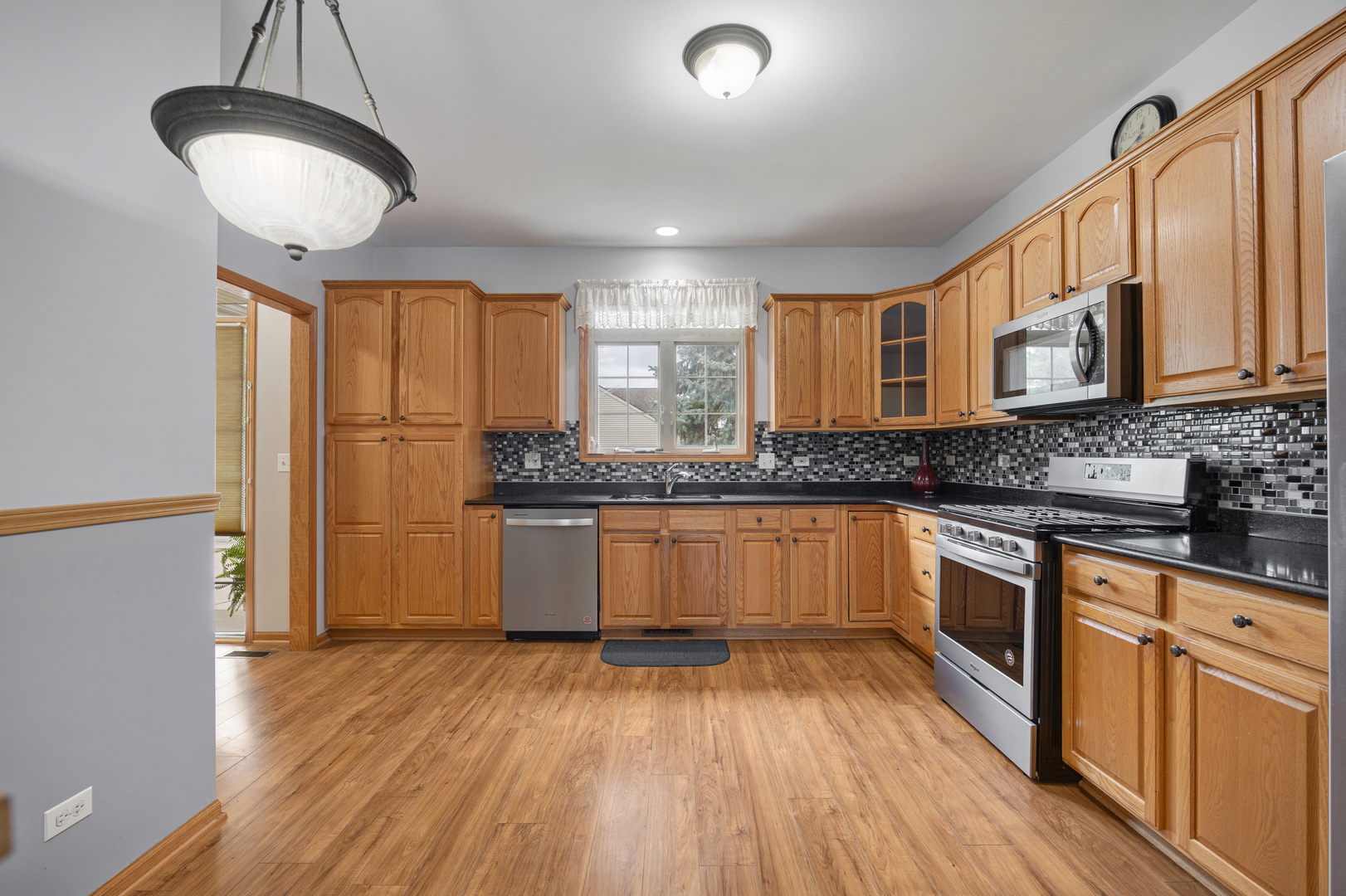 12765875 Property Photo 11