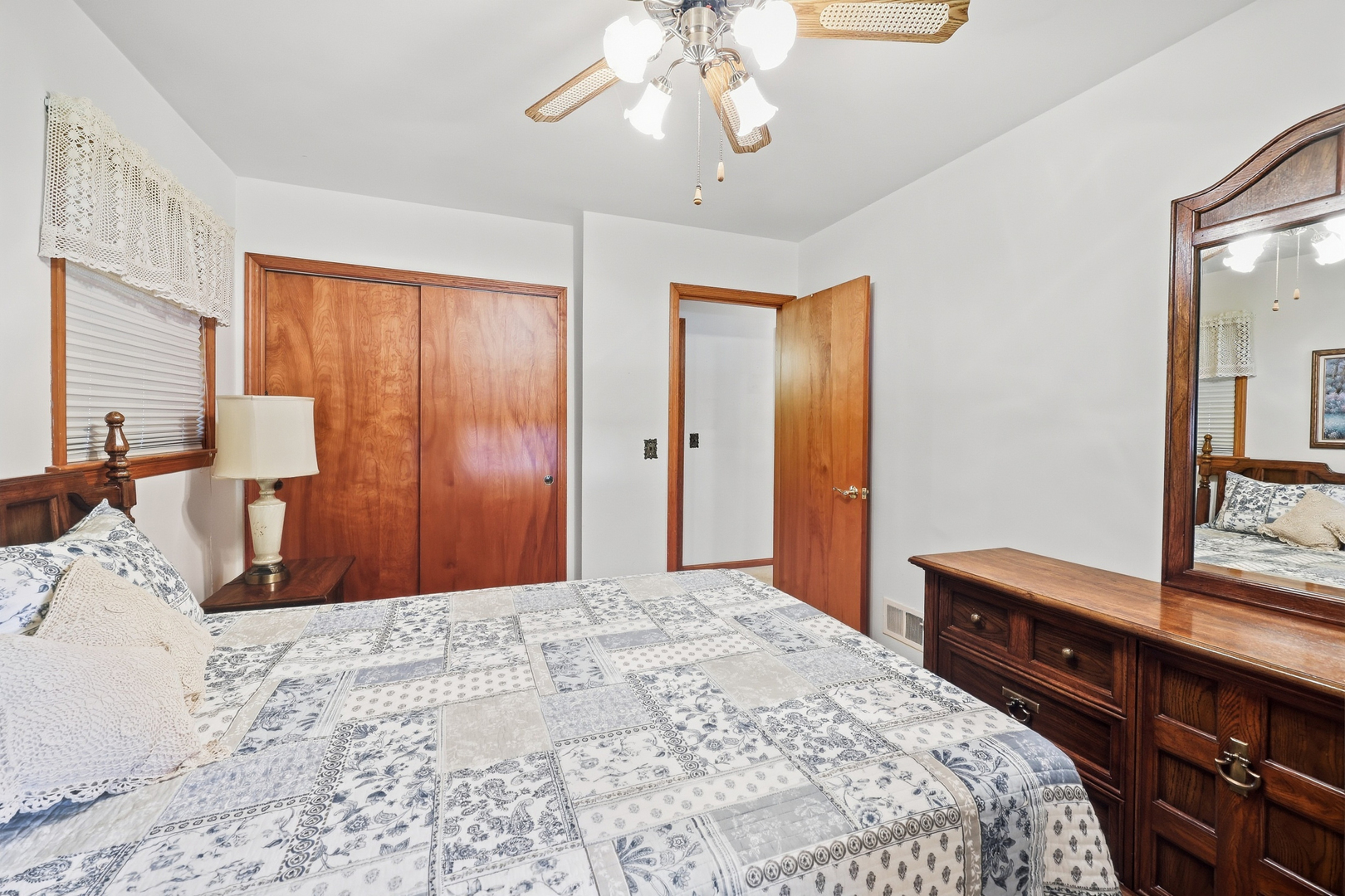 422 W Larkdale Lane Property Photo 10