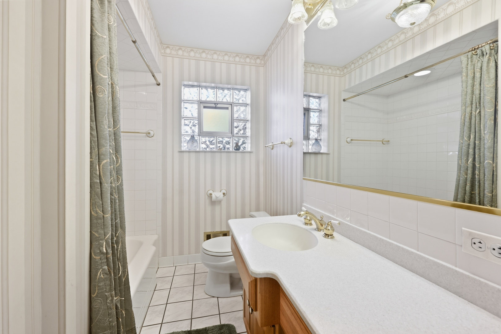422 W Larkdale Lane Property Photo 12