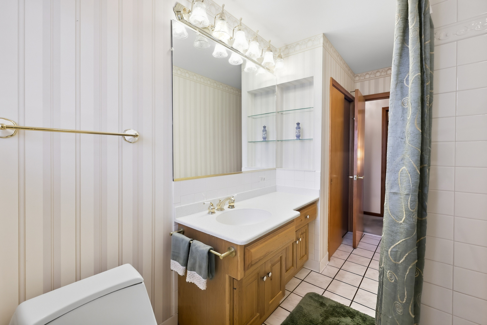 422 W Larkdale Lane Property Photo 13