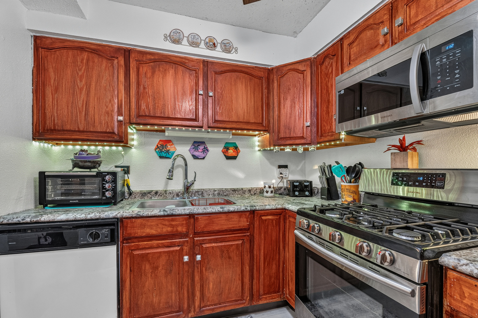 120 S La Londe Avenue 1g Property Photo 6