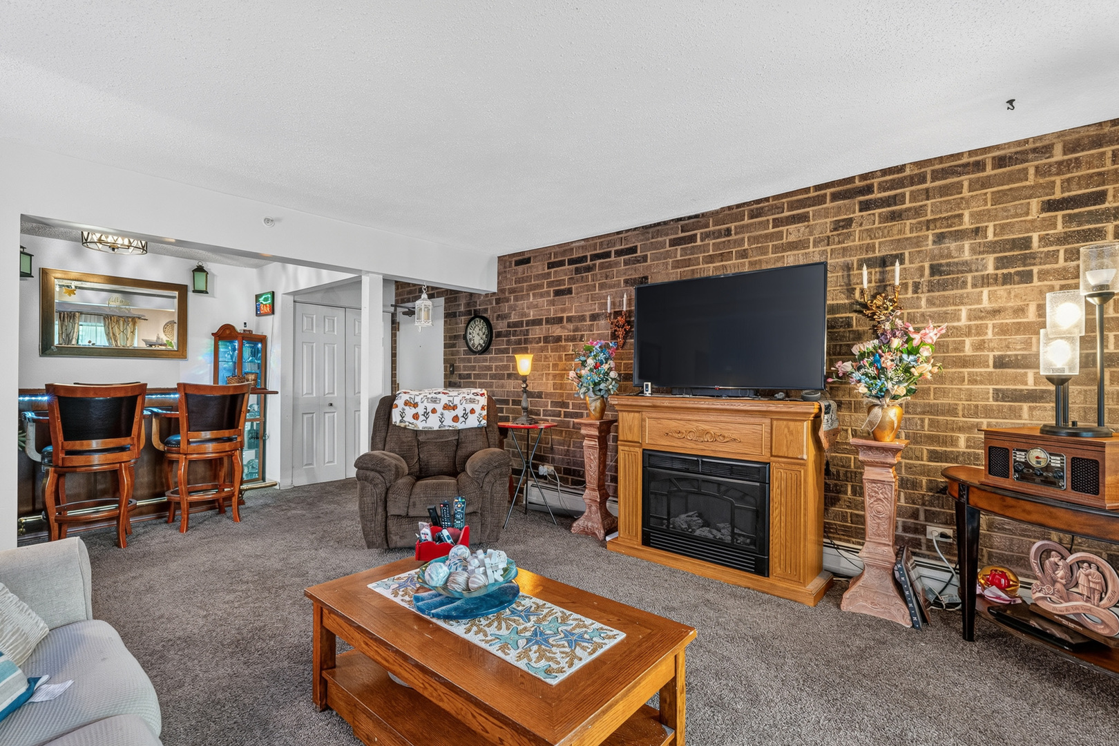 120 S La Londe Avenue 1g Property Photo 8