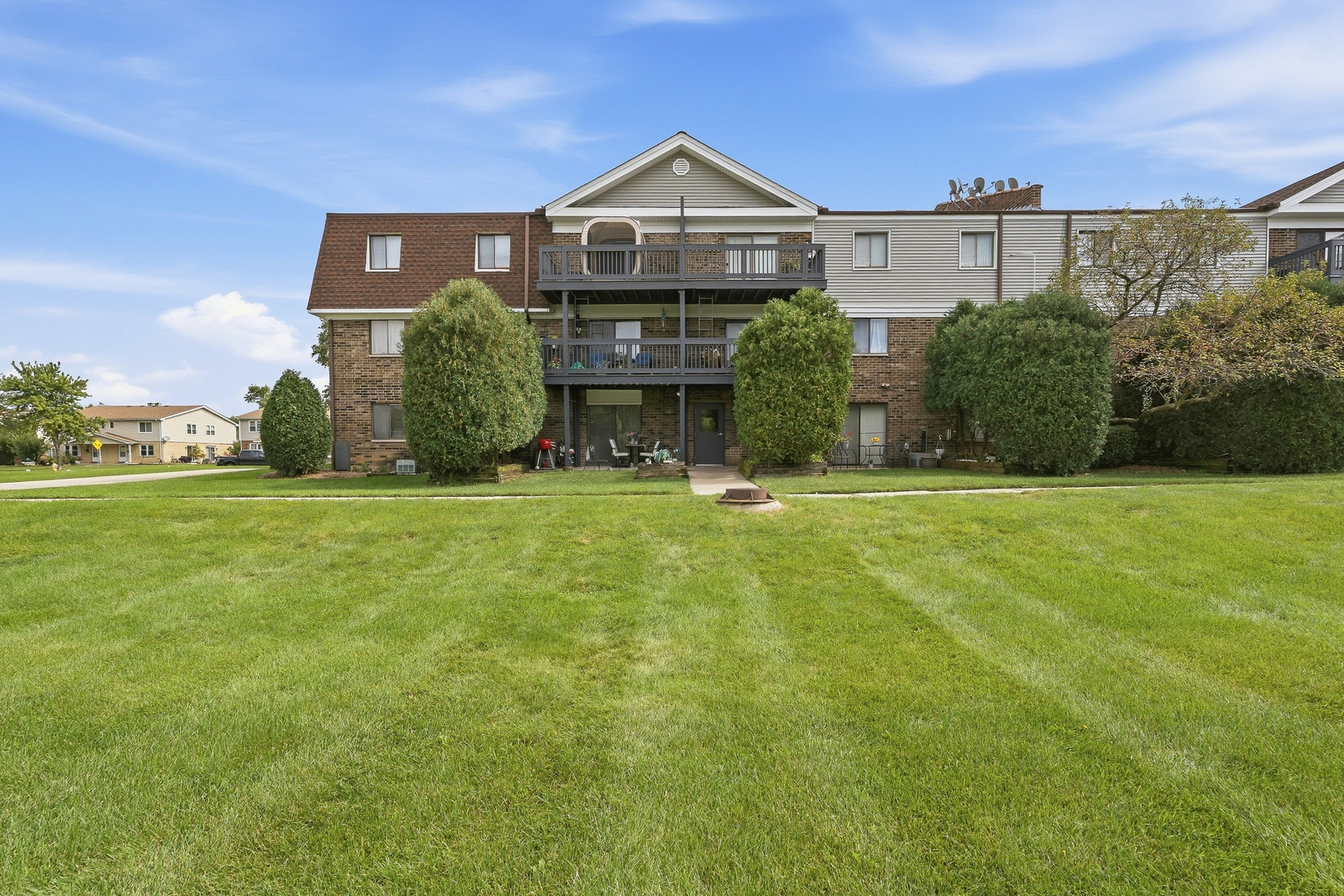 120 S La Londe Avenue 1g Property Photo 29