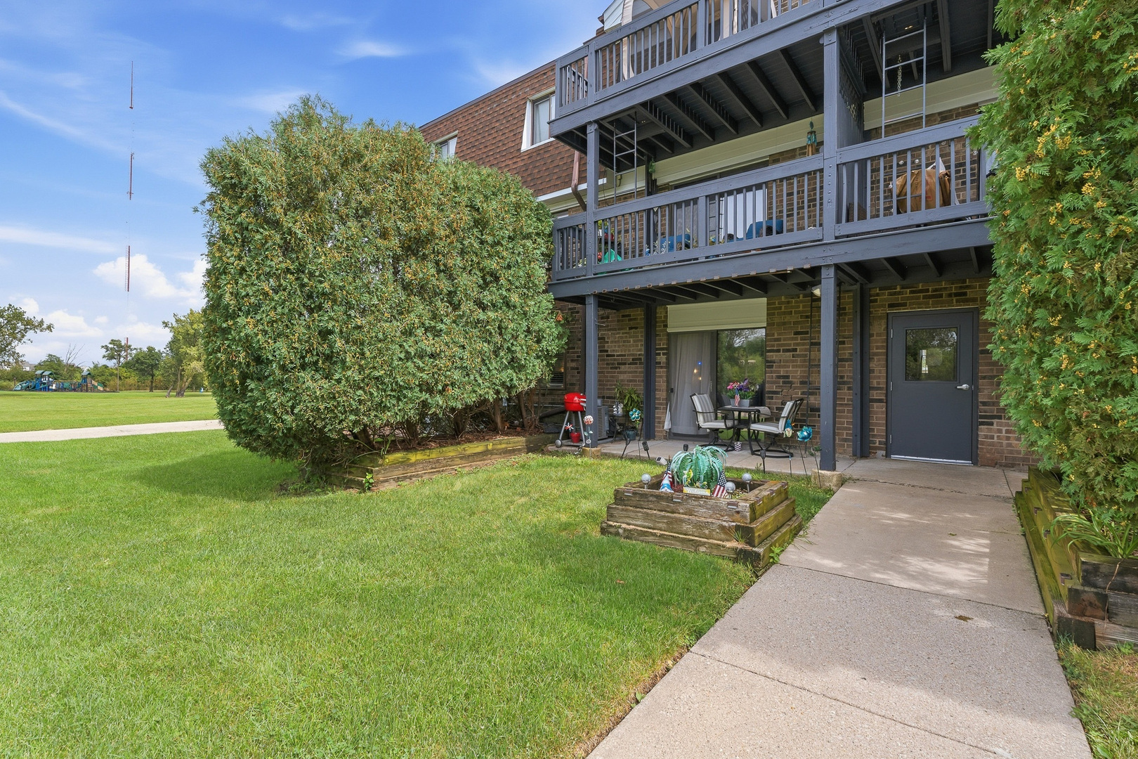 120 S La Londe Avenue 1g Property Photo 41