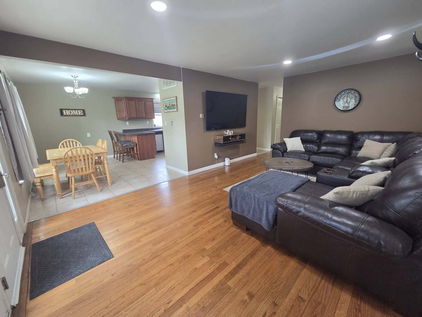 1445 Lantern Lane Property Photo 5