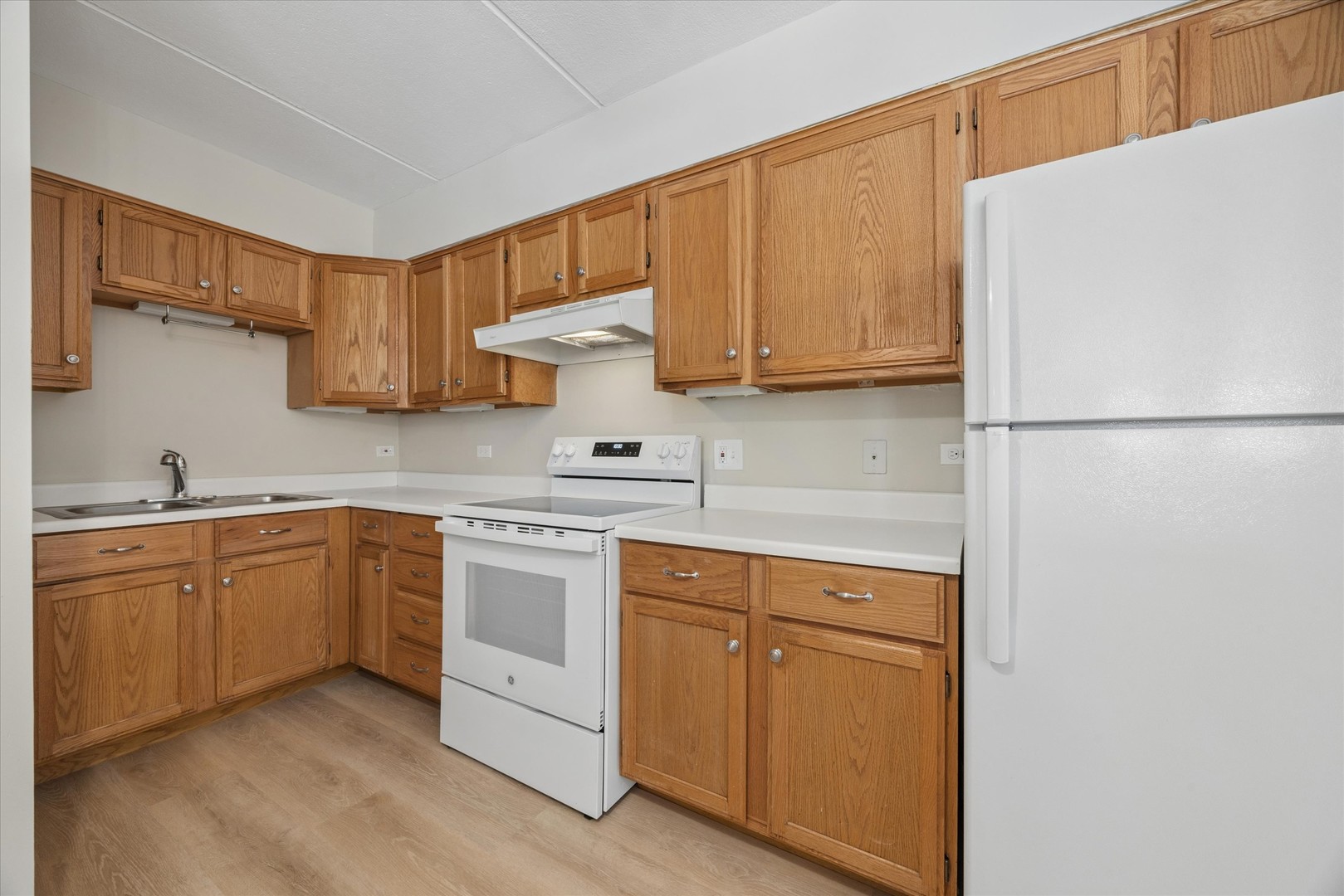 5125 Blodgett Avenue 507 Property Photo 2