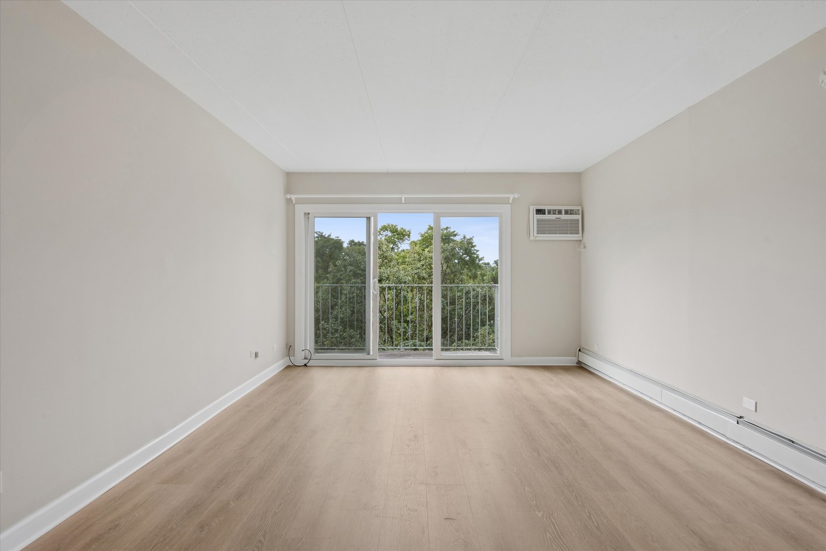 5125 Blodgett Avenue 507 Property Photo 3