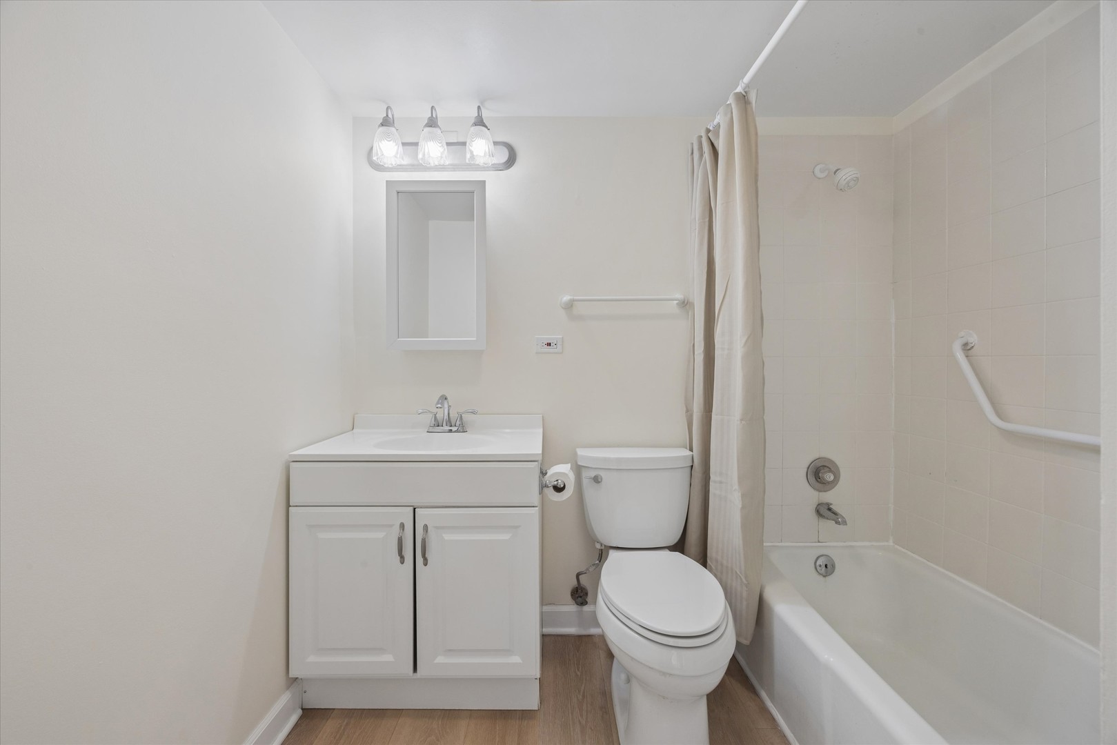 5125 Blodgett Avenue 507 Property Photo 7
