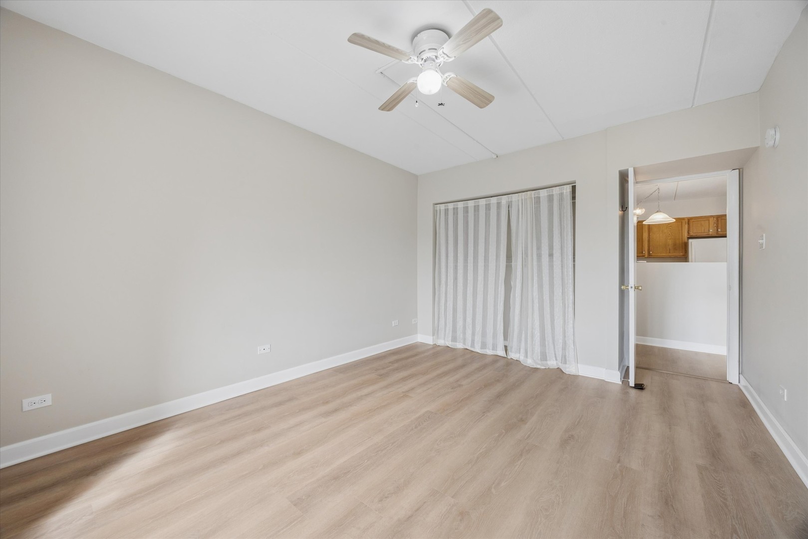 5125 Blodgett Avenue 507 Property Photo 9